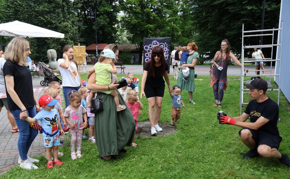 Pierwsze barwy muralu „Wisła domem dla kultur świata” już na ścianie!